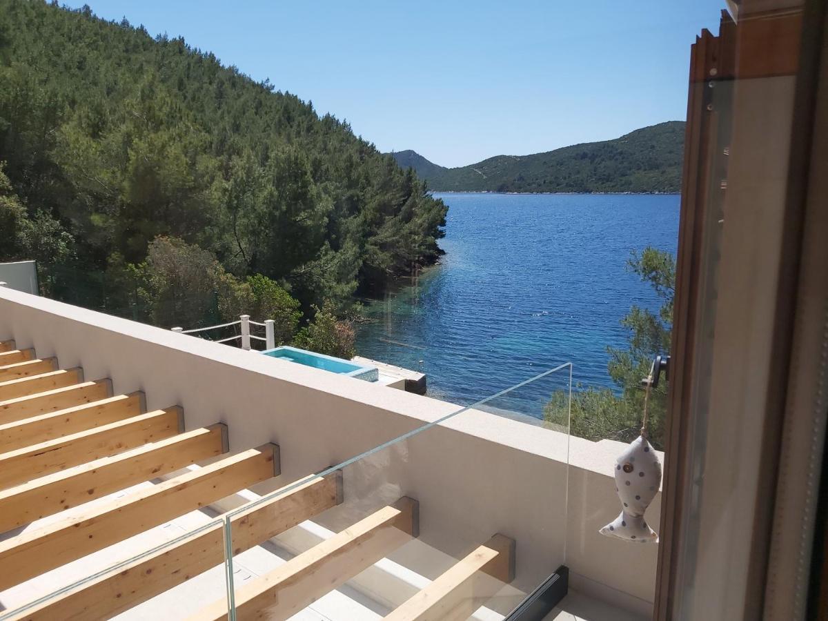 Beachfront Villa Brulupes In Secluded Bay Konstari Eksteriør billede