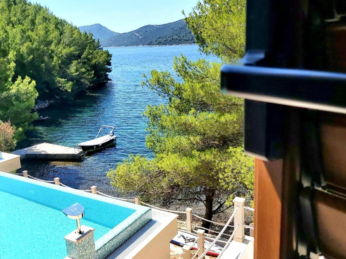 Beachfront Villa Brulupes In Secluded Bay Konstari Eksteriør billede