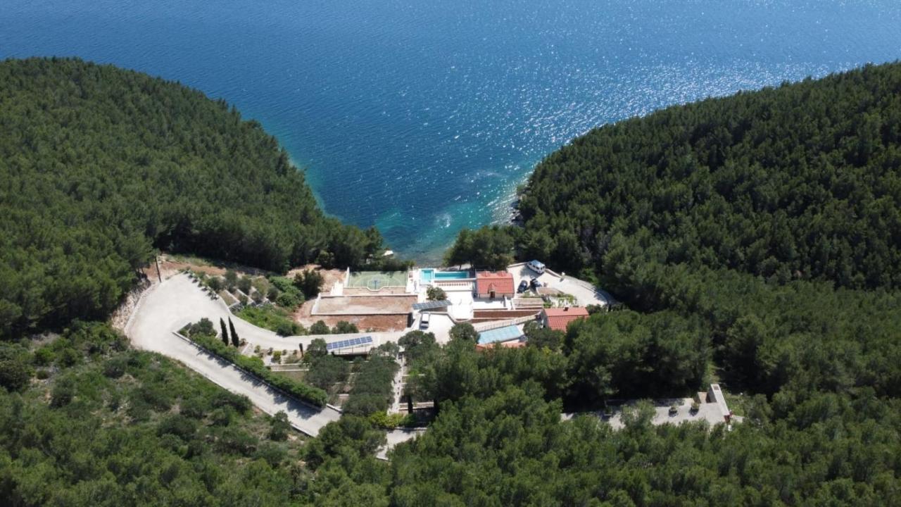Beachfront Villa Brulupes In Secluded Bay Konstari Eksteriør billede