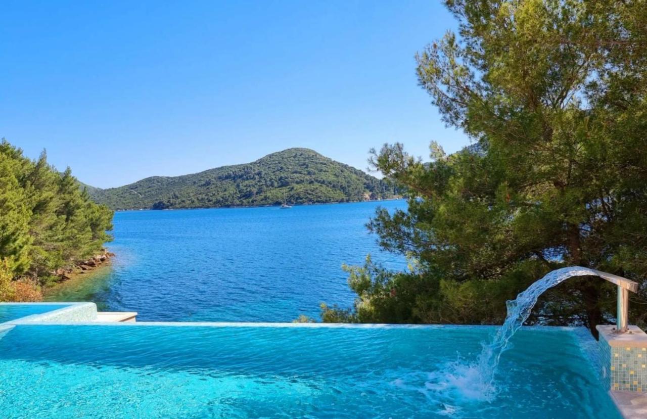 Beachfront Villa Brulupes In Secluded Bay Konstari Eksteriør billede