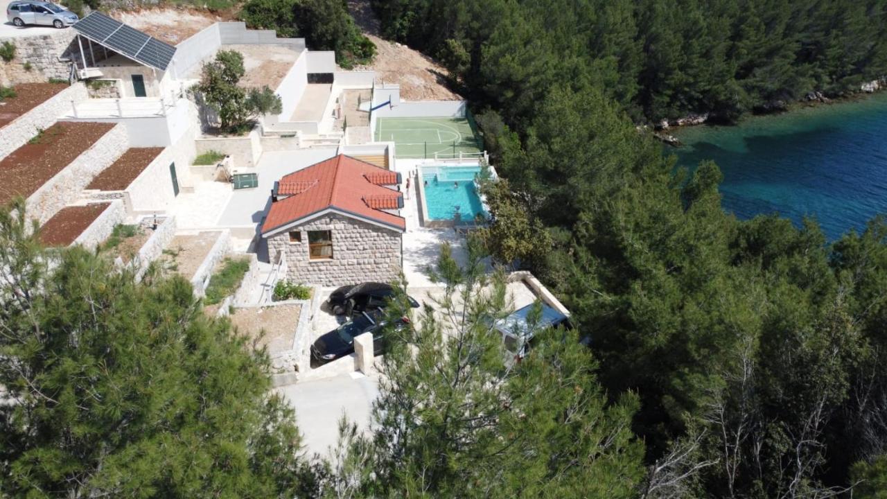 Beachfront Villa Brulupes In Secluded Bay Konstari Eksteriør billede