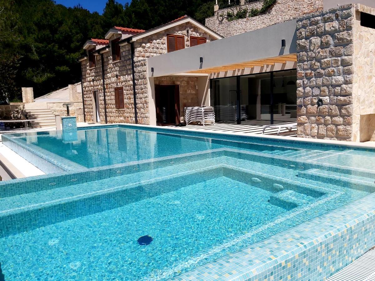Beachfront Villa Brulupes In Secluded Bay Konstari Eksteriør billede