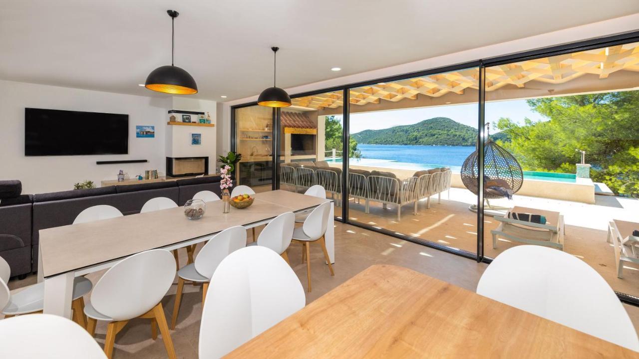 Beachfront Villa Brulupes In Secluded Bay Konstari Eksteriør billede